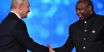 От спутников до мороженого: что увидели Путин и лидеры Африки на выставке форума в Москве