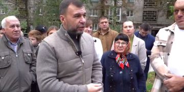 Канализация, кровля и подвалы: Пушилин проверил проблемный дом в Макеевке