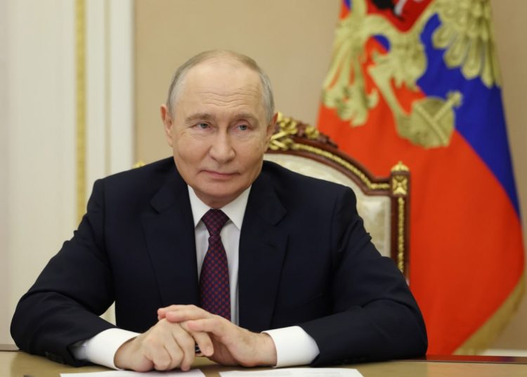 Финансы и транспорт: Путин поддержал перестановки в правительстве