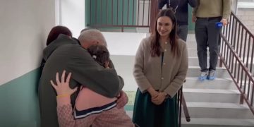 Родственники забрали к себе 10-летнюю девочку, спасённую в Константиновке