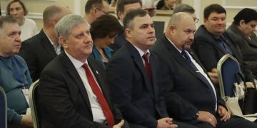 Врачи из регионов России приехали в Донецк обменяться опытом лечения травм