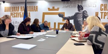 Травля выходит за пределы школ: в ДНР обсудили буллинг среди детей