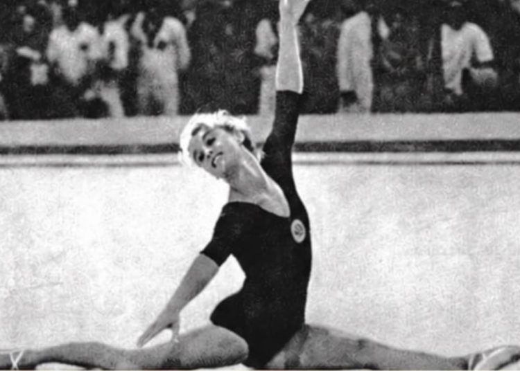 «Русская берёзка» из Донецка: 90 лет со дня рождения Полины Астаховой «Русская берёзка» из Донецка: 90 лет со дня рождения Полины Астаховой