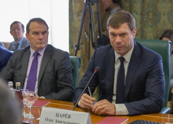 Экс-депутат Рады Царёв оценил шансы Буданова* и Залужного сменить Зеленского Экс-депутат Рады Царёв оценил шансы Буданова* и Залужного сменить Зеленского