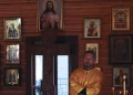 «Крест и шинель, молитва и окоп»: в Мариуполе открыли выставку о священниках на войне